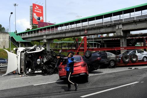 KEMALANGAN TRELER DI LEBUHRAYA PLUS
