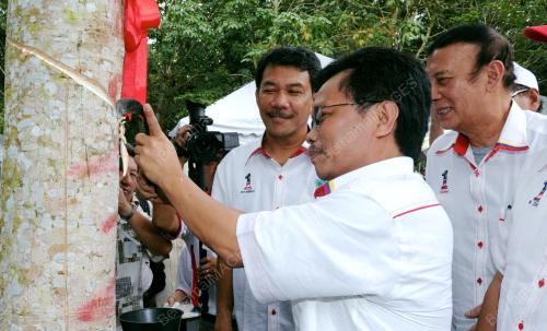 DATUK SERI SHAFIE APDAL