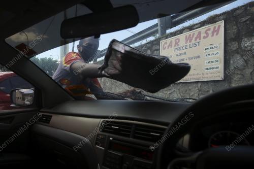 OPERASI PUSAT CUCI KERETA