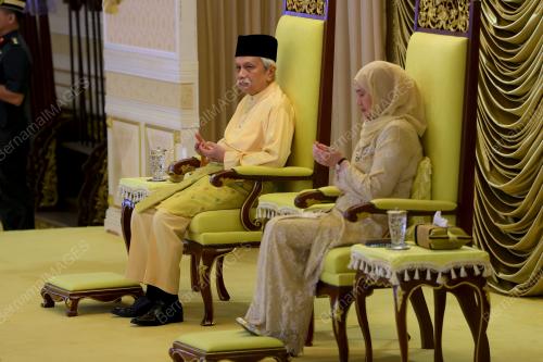 TUANKU MUHRIZ TUANKU MUNAWIR