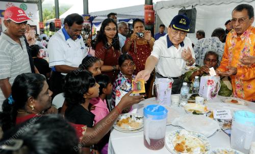 NS05_05112012_RAIS_DEEPAVALI