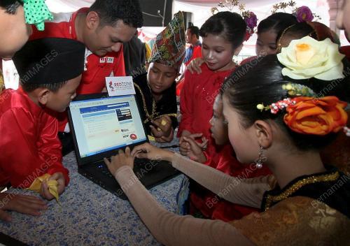 DATUK SERI DR RAIS YATIM