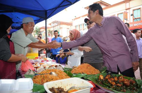 NS05_07062017_KHAIRY_BAZAR