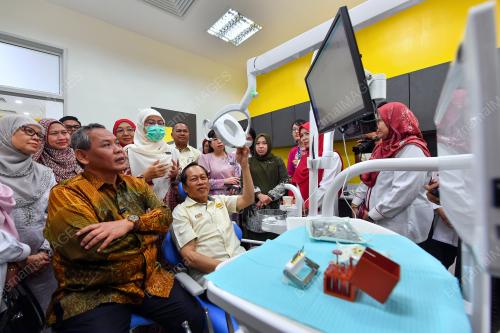 DATUK SERI AHMAD MASLAN