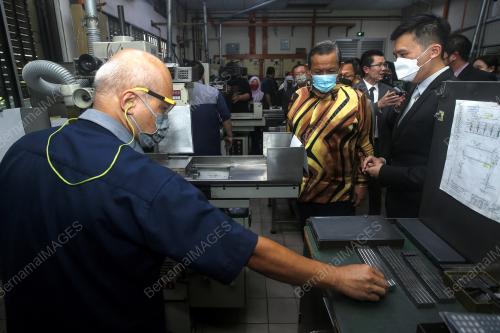 DATUK SERI AMINUDDIN HARUN