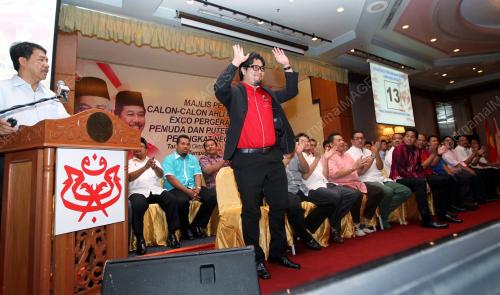NS05_08102013_UMNO_CALON