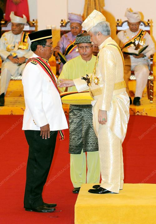 NS05_09022012_TUANKU_PINGAT