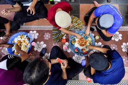 IFTAR JUADAH MAKAN DALAM TALAM