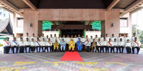TUANKU MUHRIZ TUANKU MUNAWIR