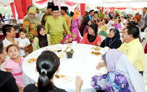 RUMAH TERBUKA