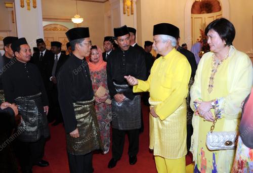 NS05_11052013_ANGKAT_SUMPAH
