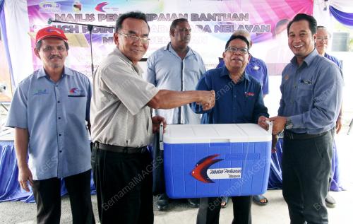 NS05_13122018_BANTUAN_NELAYAN