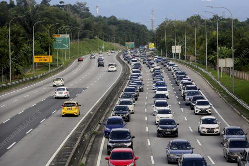 TINJAUAN ALIRAN TRAFIK PLUS DAN ANTARA BANDAR