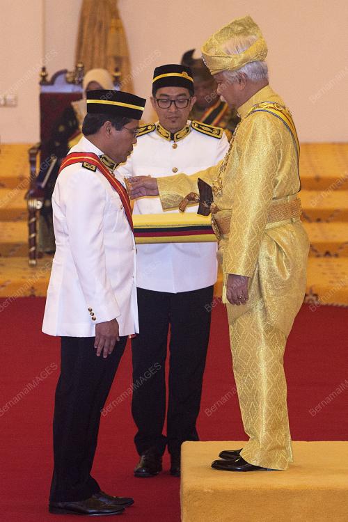 TUANKU MUHRIZ TUANKU MUNAWIR