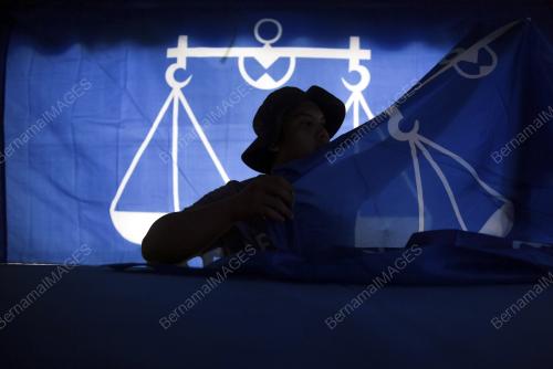 NS05_14042018_BENDERA_BN