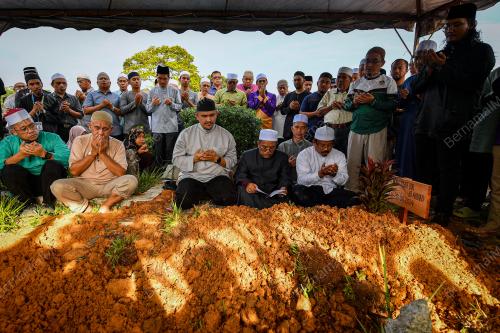 ALLAHYARHAM DATUK MOHD YUSOF AHMAD