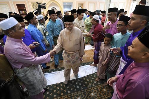 NS05_15062018_SOLAT_AIDILFITRI_BN201806080474