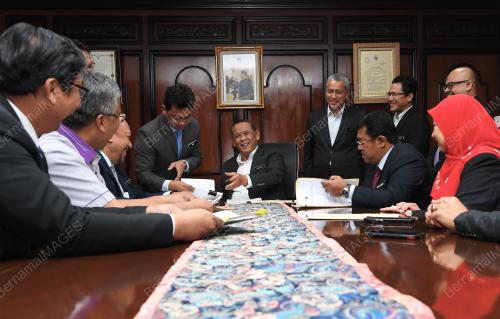 DATUK SERI AMINUDDIN HARUN