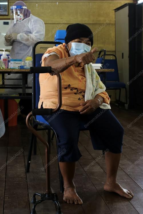 VAKSIN COVID-19 WARGA EMAS ORANG ASLI