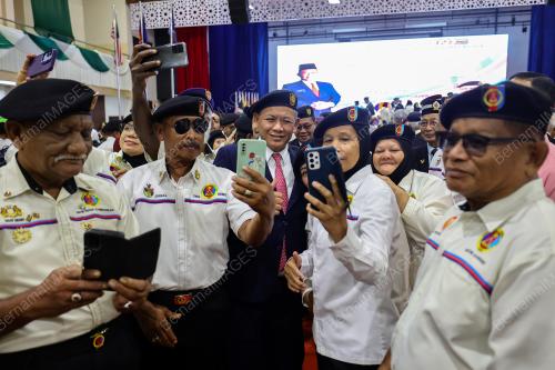 DATUK SERI AMINUDDIN HARUN