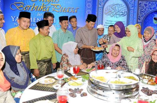 NS05_17072013_BUKA_PUASA