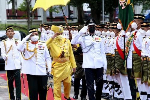 TUANKU MUHRIZ TUANKU MUNAWIR