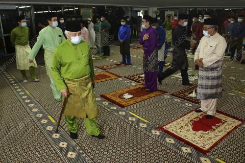 TUANKU MUHRIZ TUANKU MUNAWIR