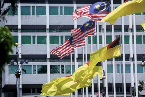 BENDERA NEGERI SEMBILAN