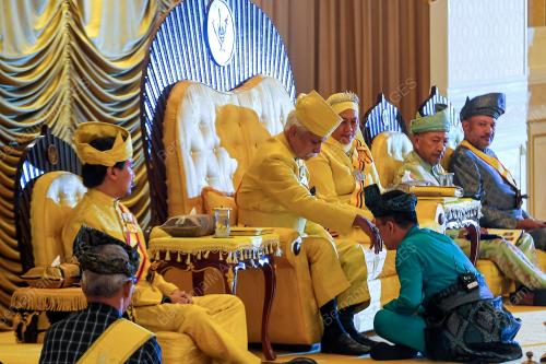 TUANKU MUHRIZ TUANKU MUNAWIR