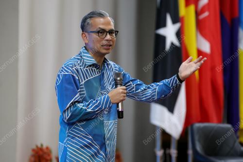 DATUK FAHMI FADZIL
