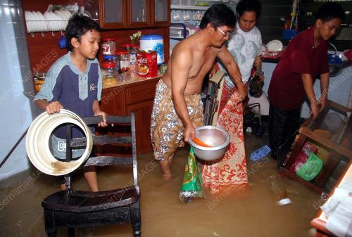 BANJIR KILAT