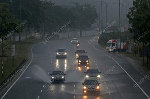 HUJAN LEBAT DI SEREMBAN
