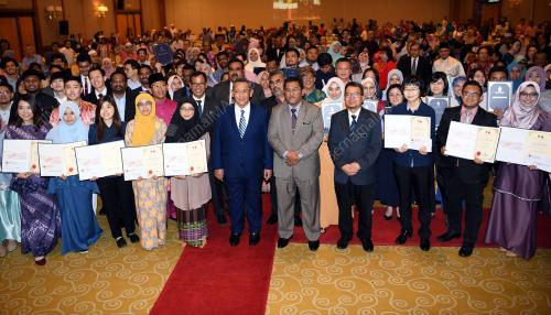 DATUK SERI AMINUDDIN HARUN