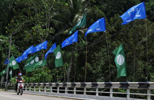 NS05_21042013_BENDERA