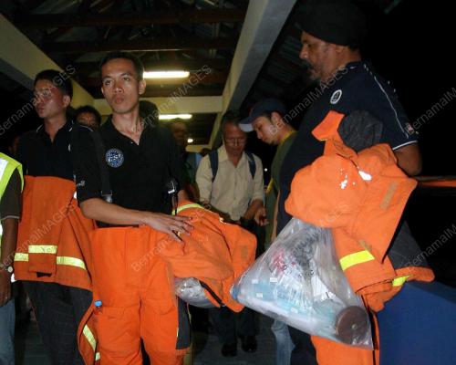 KAPAL TERBAKAR
