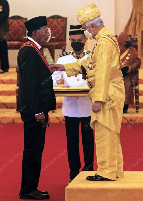 TUANKU MUHRIZ TUANKU MUNAWIR