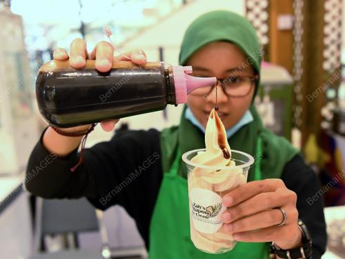 AIS KERIM GULA APONG