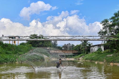 AKTIVITI MENJALA IKAN