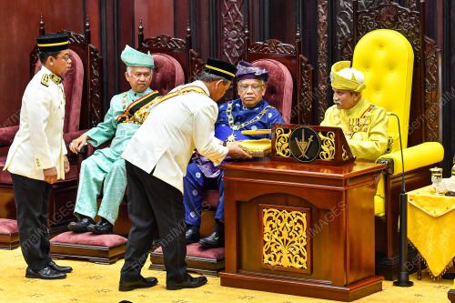 TUANKU MUHRIZ TUANKU MUNAWIR