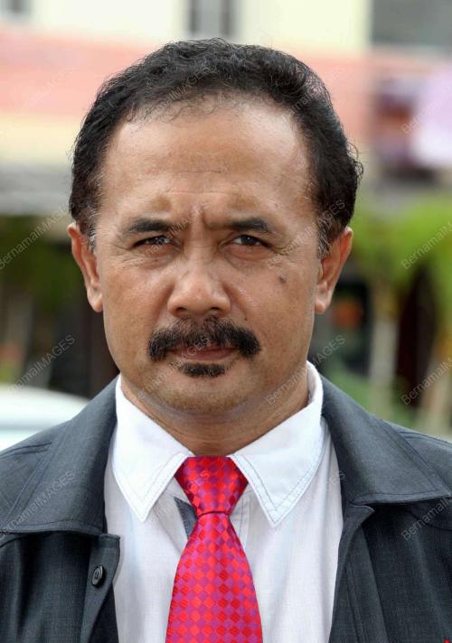 AZMI MANAN
