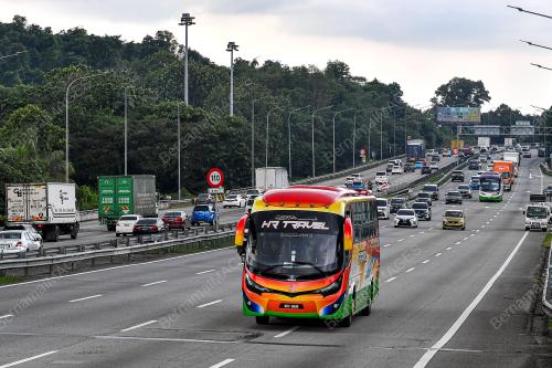 ALIRAN TRAFIK DI LEBUHRAYA UTARA-SELATAN