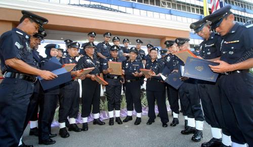 HARI POLIS