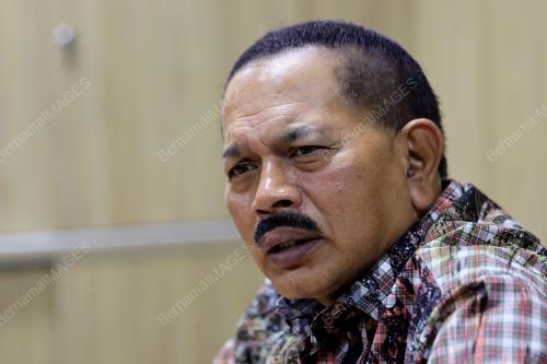 DATUK NUR AZMI AHMAD