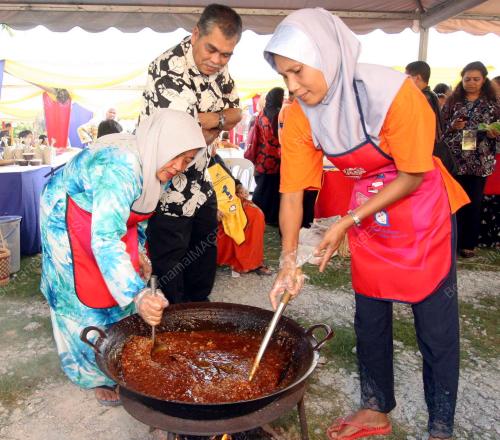 RUMAH TERBUKA