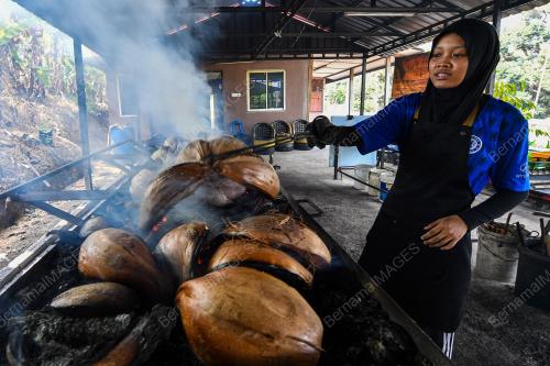 KUIH BAKAR TRADISIONAL