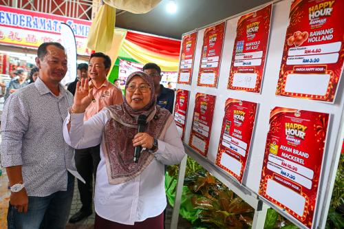 DATUK DR FUZIAH SALLEH