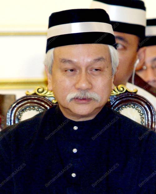 TUNKU MUHRIZ TUANKU MUNAWIR