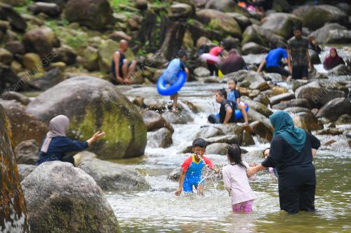 RIADAH DI HUTAN LIPUR ULU BENDUL