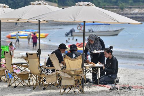 RIADAH DI PANTAI PORT DICKSON
