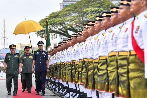 TUANKU MUHRIZ TUANKU MUNAWIR